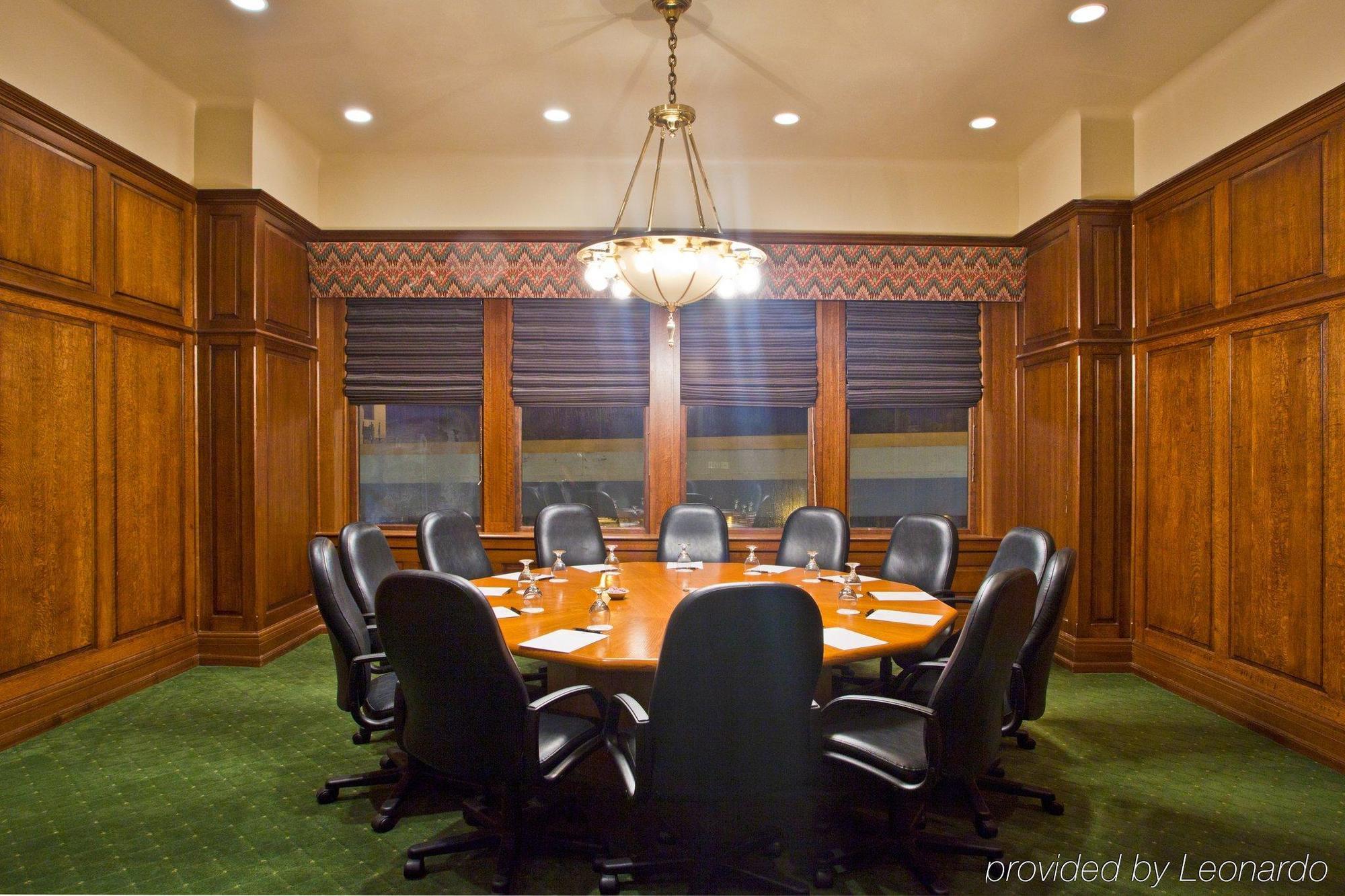 Crowne Plaza Pensacola Grand Hotel Facilities photo