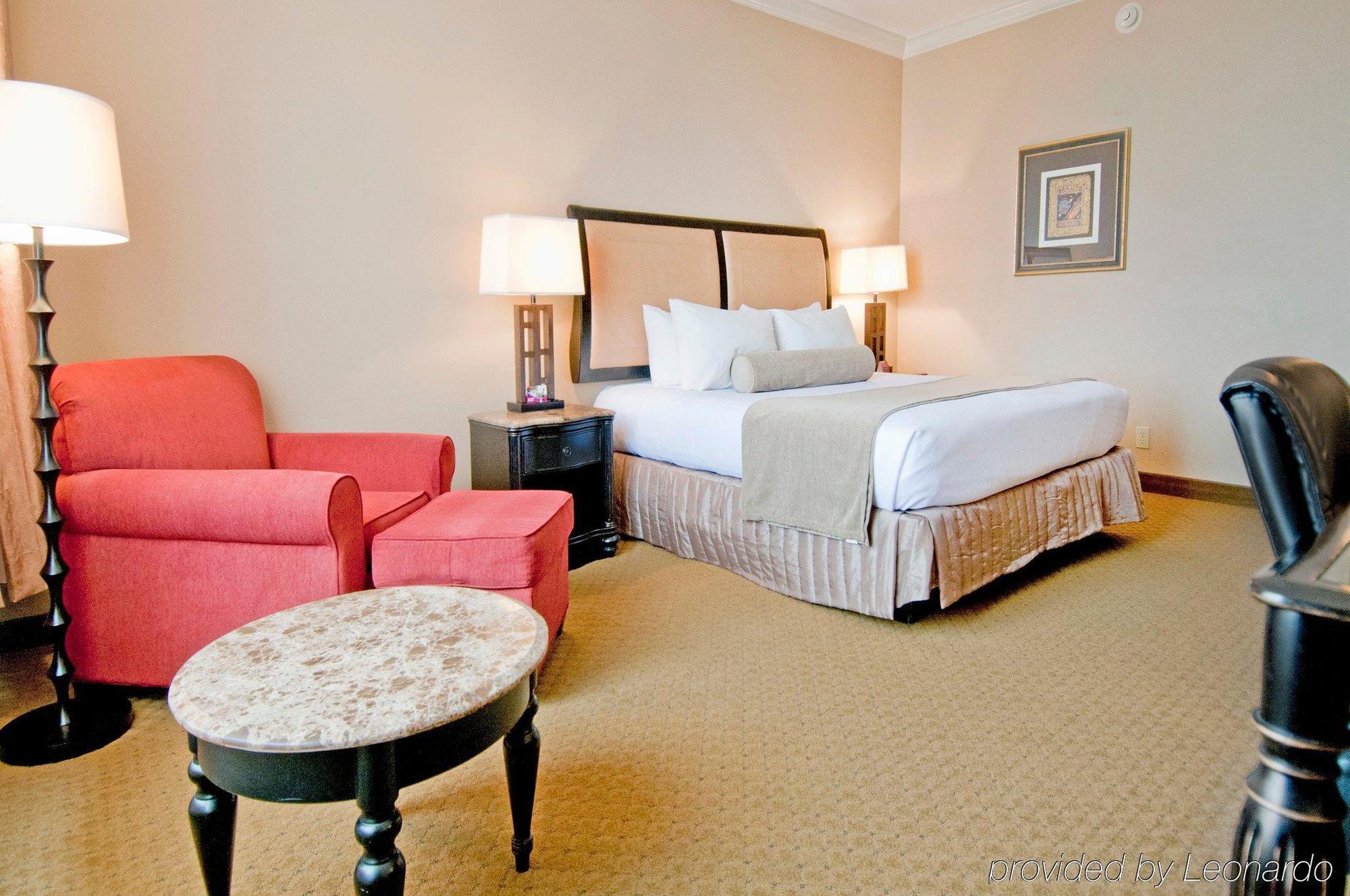 Crowne Plaza Pensacola Grand Hotel Exterior photo