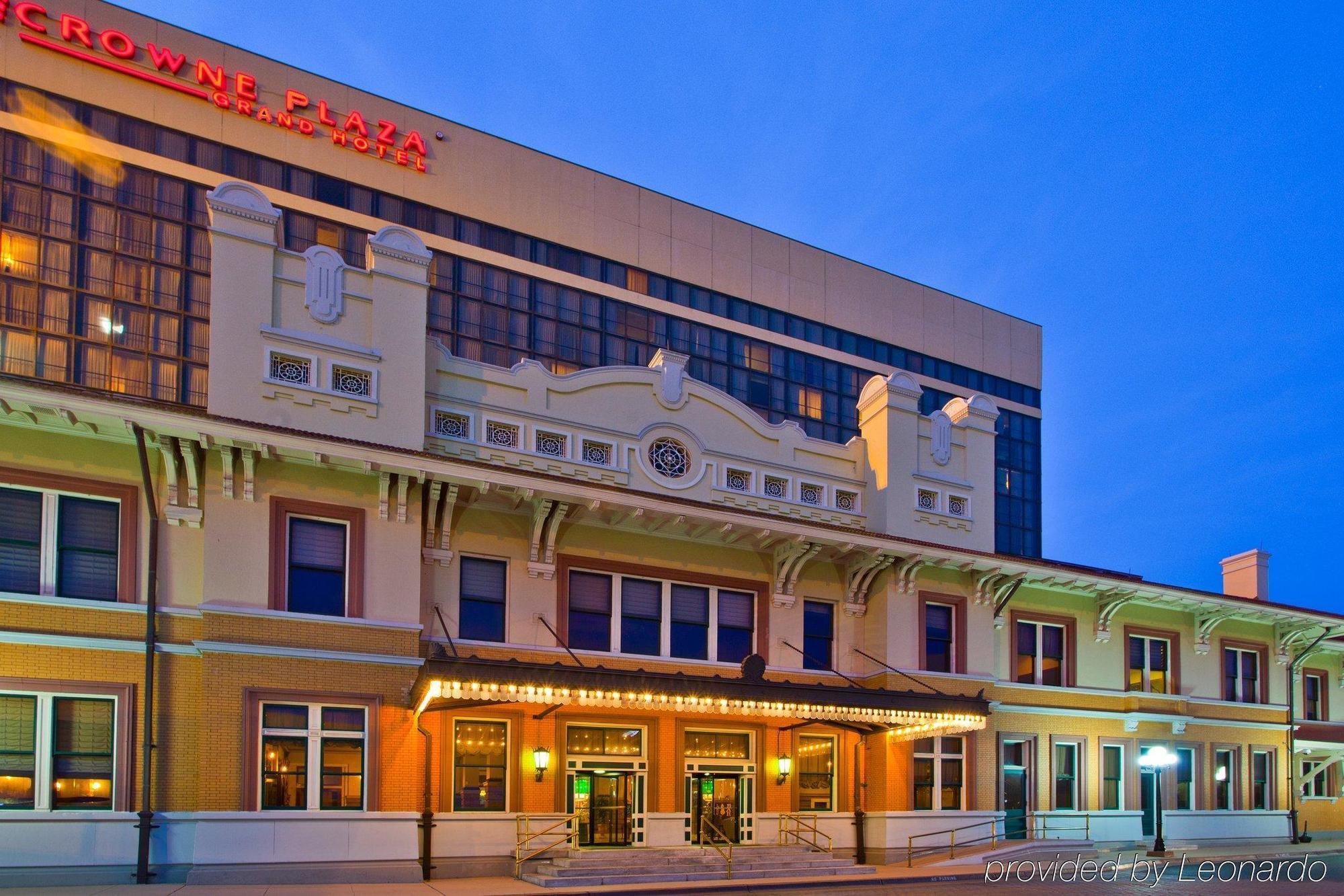 Crowne Plaza Pensacola Grand Hotel Exterior photo