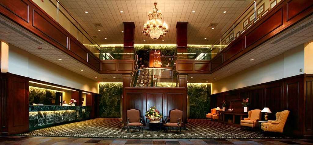 Crowne Plaza Pensacola Grand Hotel Interior photo