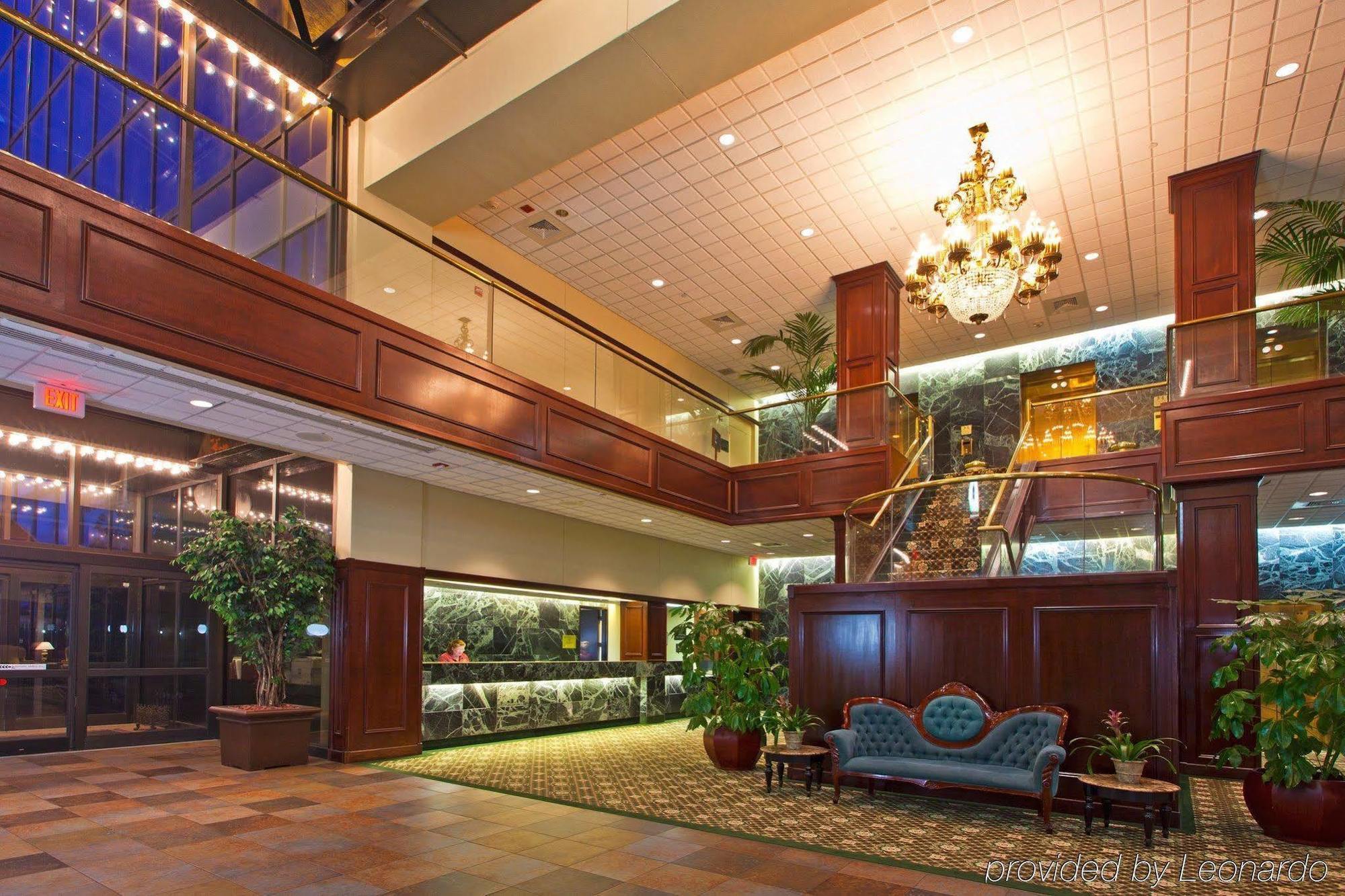 Crowne Plaza Pensacola Grand Hotel Interior photo