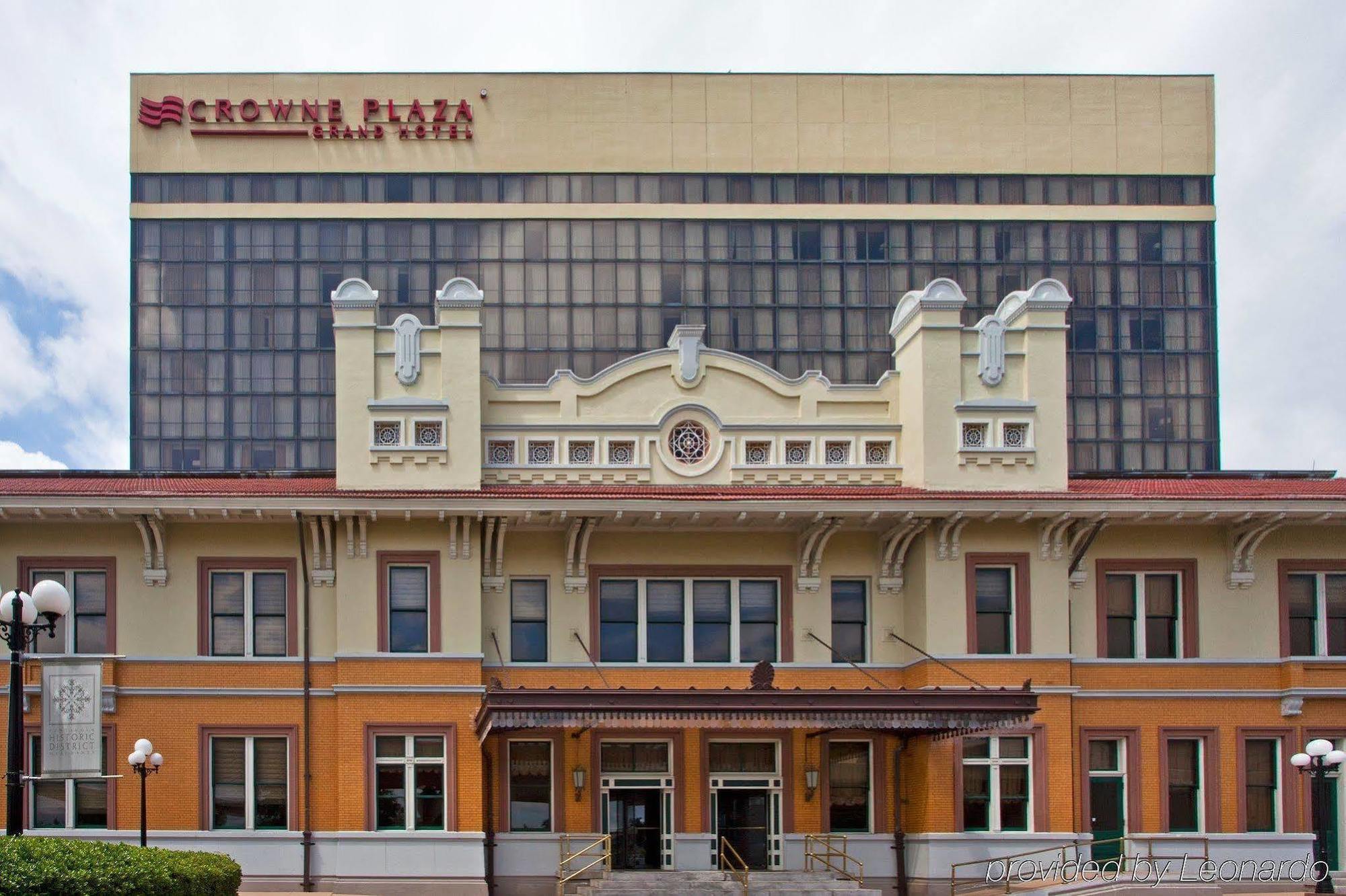 Crowne Plaza Pensacola Grand Hotel Exterior photo